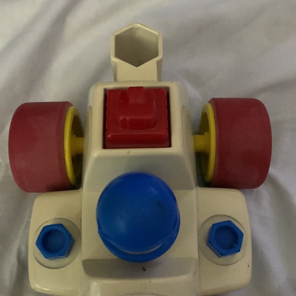 Vintage Fisher Price "take apart racer car". - Picture 3 of 4